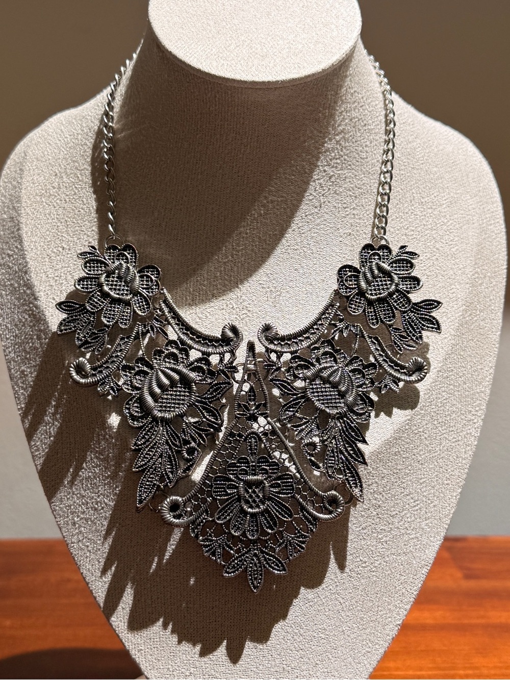 Ornate Vintage Bib Statement Necklace - Silver